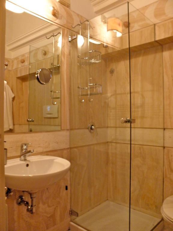 Residenza Al Corso Suites Рим Номер фото
