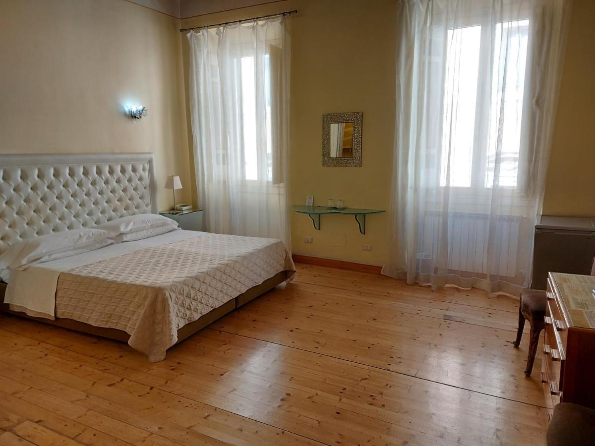 Residenza Al Corso Suites Рим Экстерьер фото