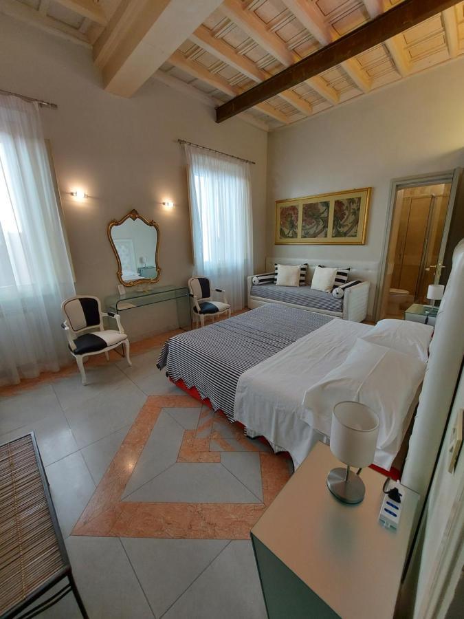 Residenza Al Corso Suites Рим Экстерьер фото