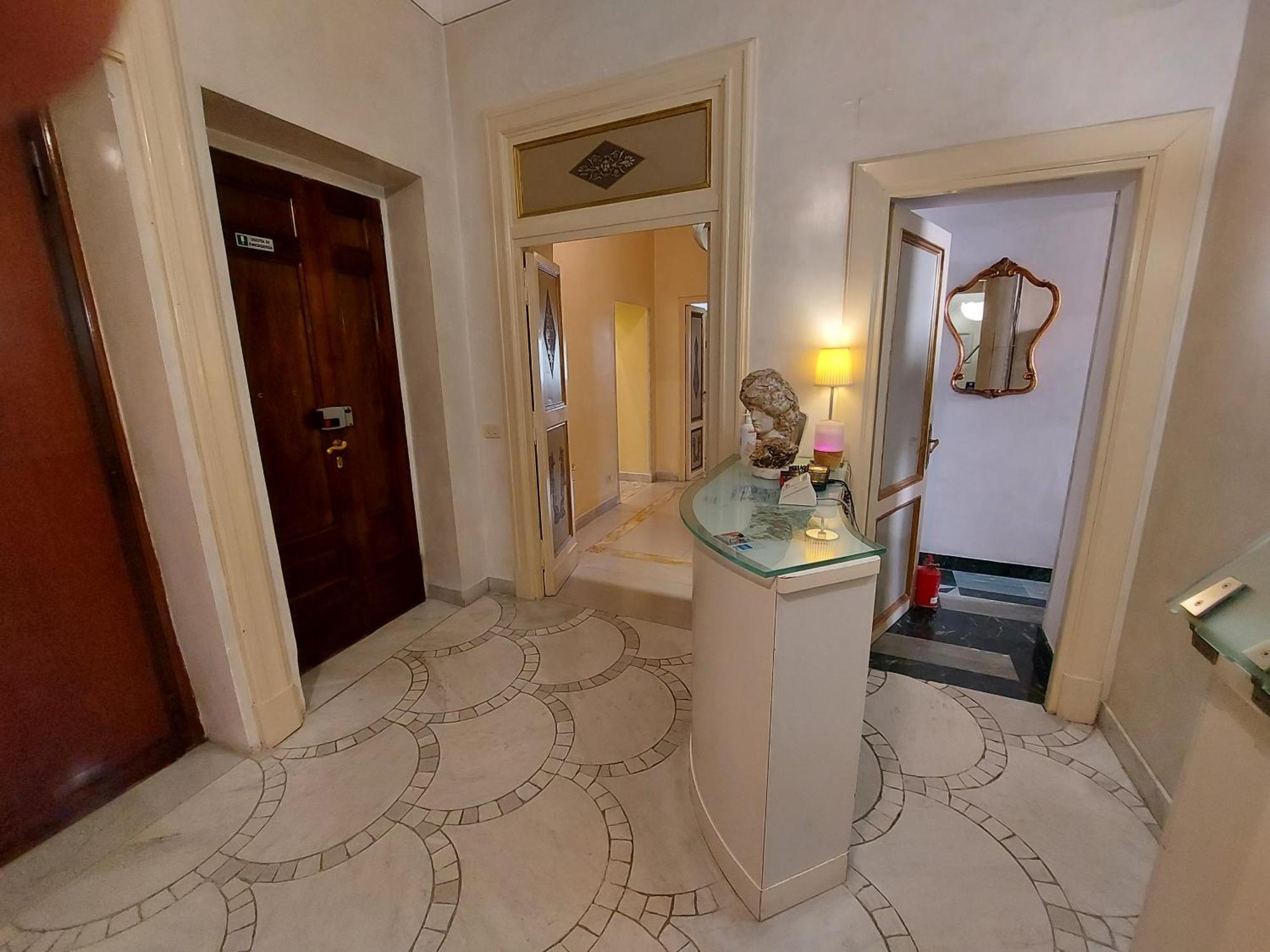 Residenza Al Corso Suites Рим Экстерьер фото