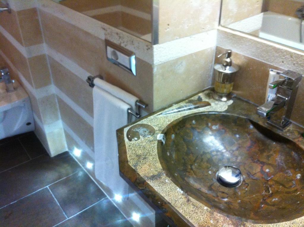 Residenza Al Corso Suites Рим Номер фото