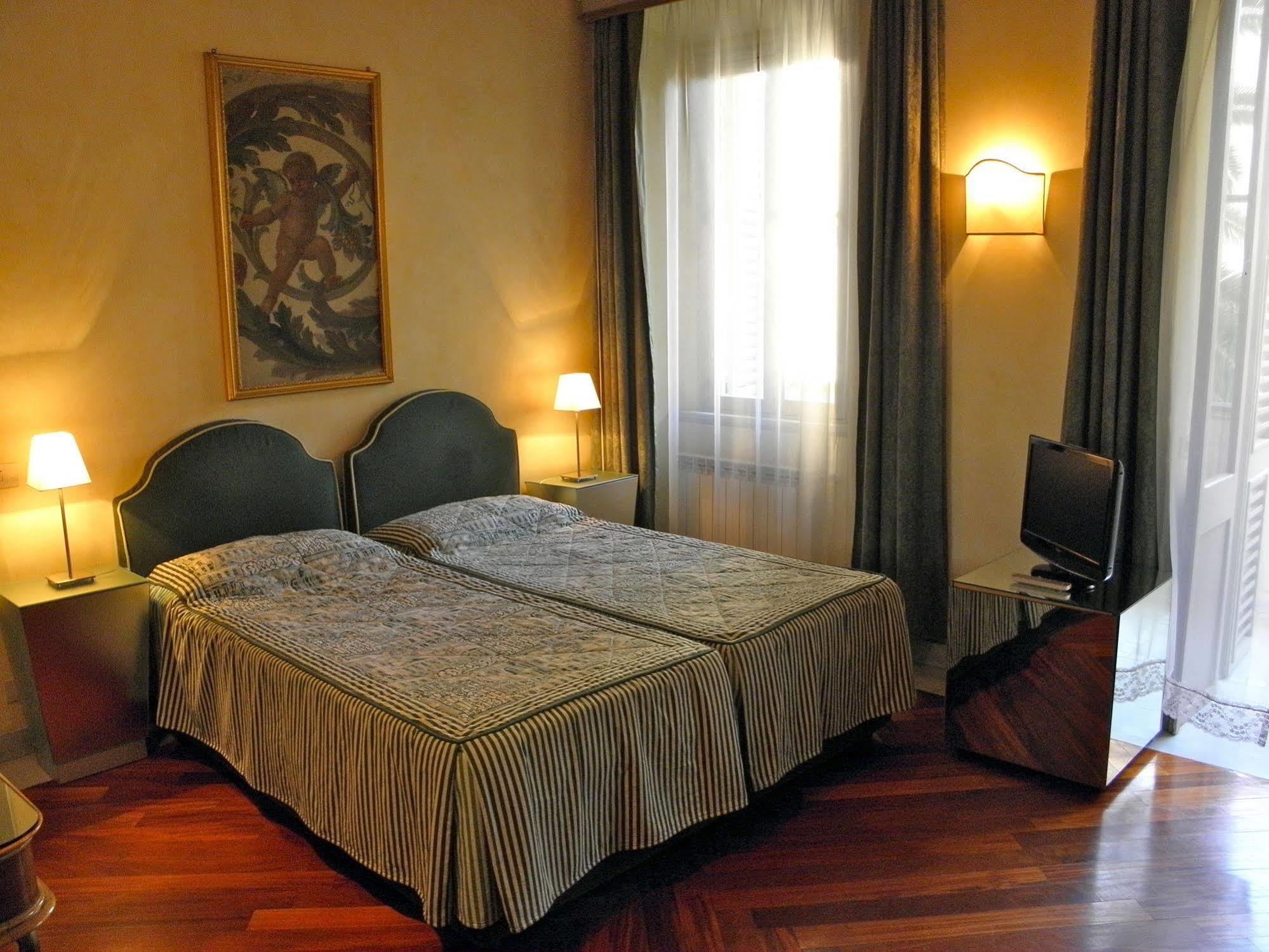 Residenza Al Corso Suites Рим Экстерьер фото